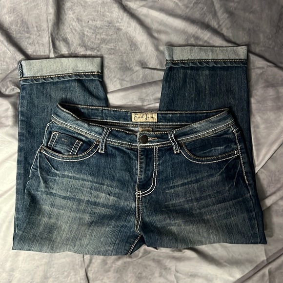 Earl Jean Denim Rolled Cuff Capris - size 8 - Picture 9 of 11